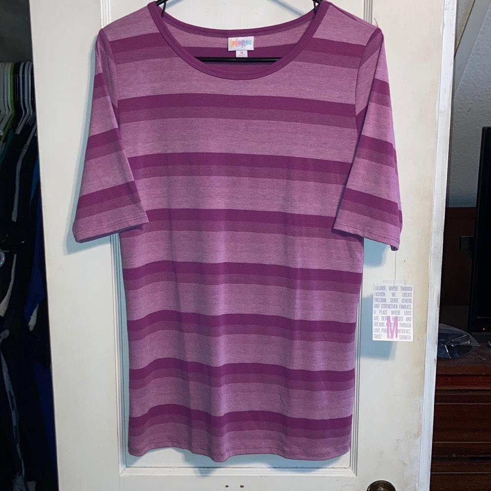 NWT LuLaRoe M Gigi Top